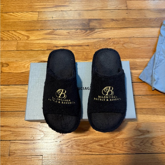 - Balenciaga Black Terry Hotel Slides with Gold Emblem - Picture 1 of 13